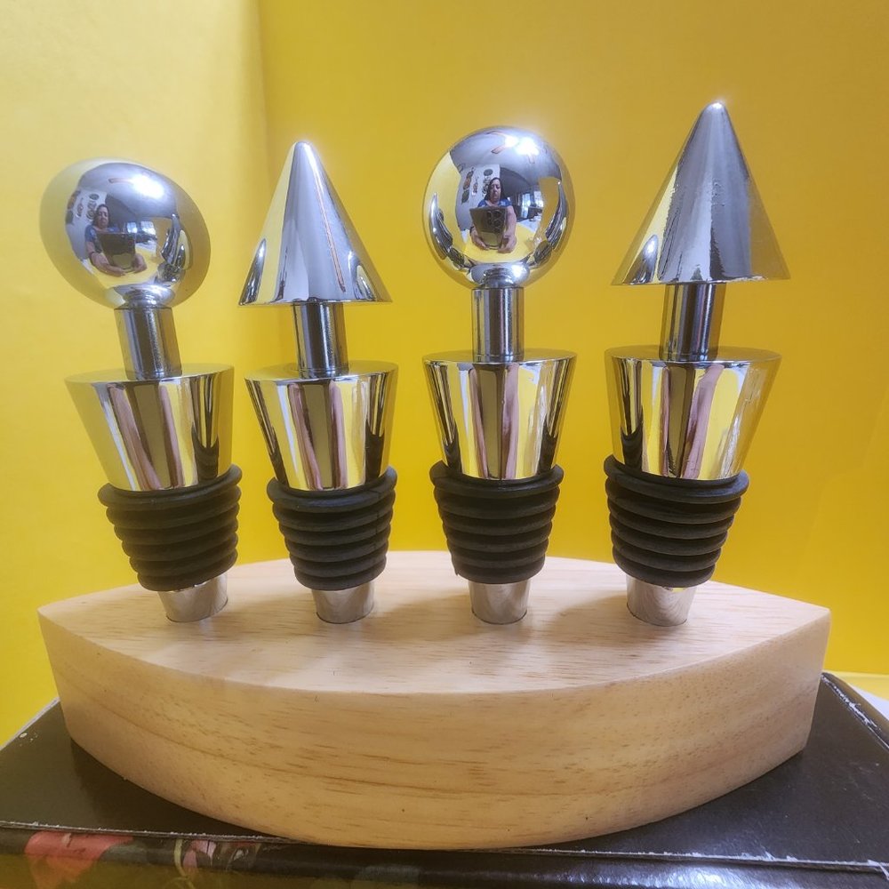 Studio Nova ‘Manhattan’ Wine Bottle Stopper Bar Set + Oak Stand Stainless - New